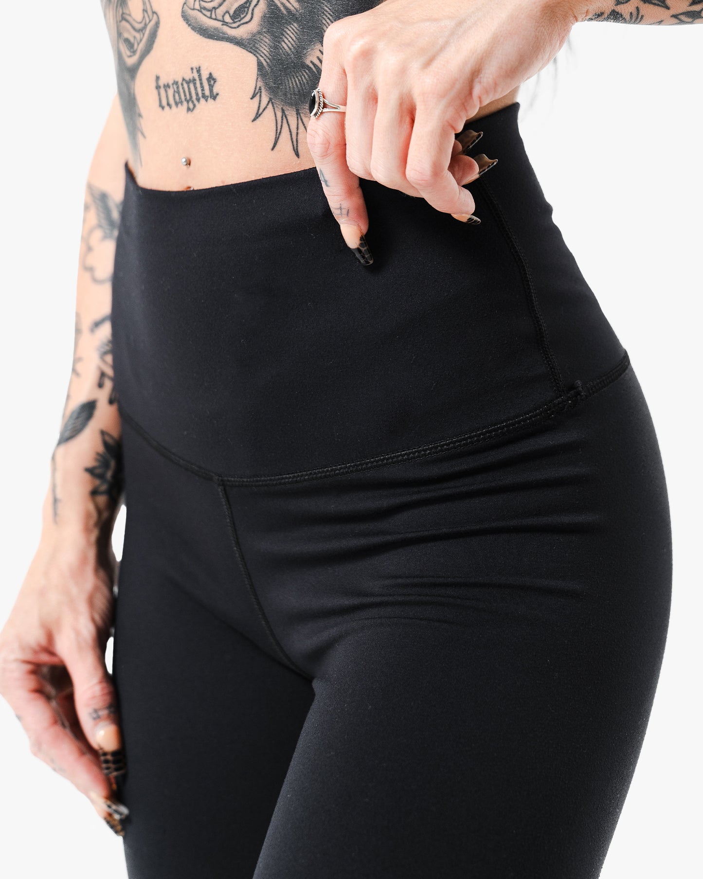 Core Script Legging - Black