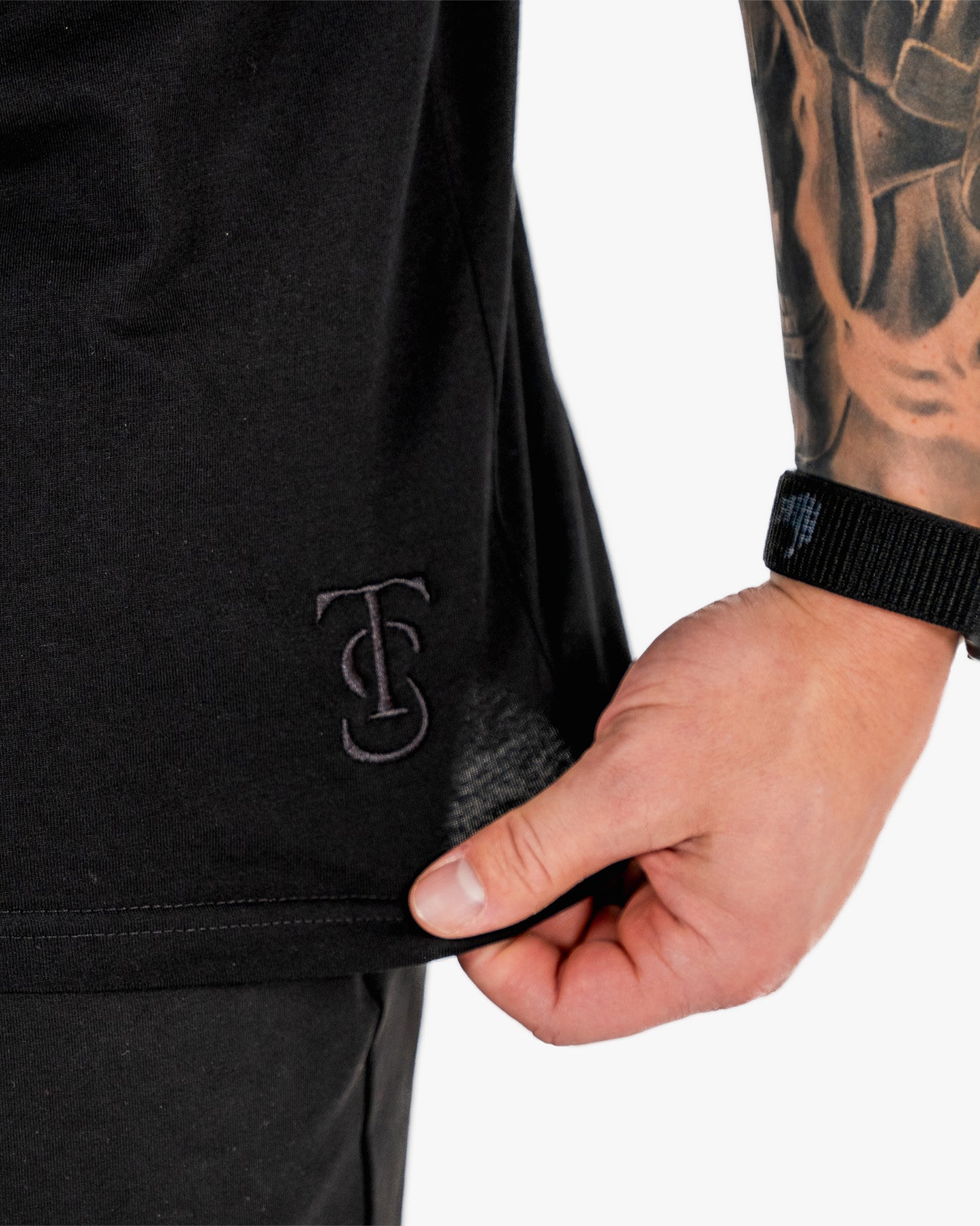 Icon Tank - Black w/ Black