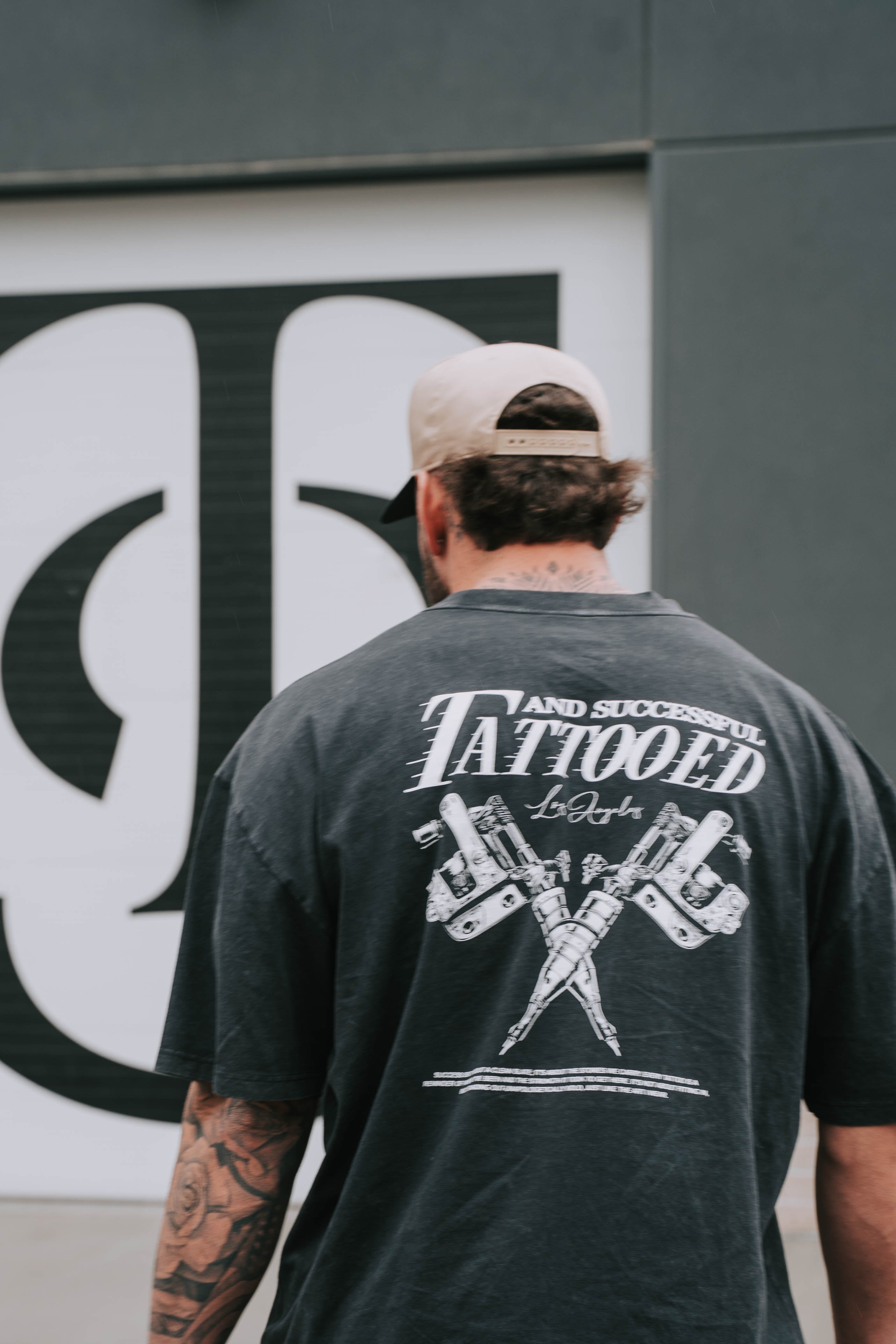 Showtime Tee - Granite
