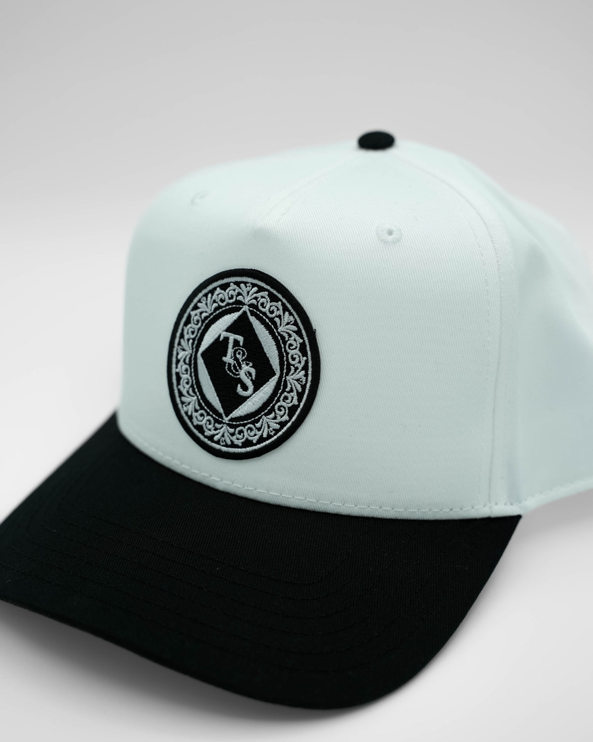 King of Bold Hat - White